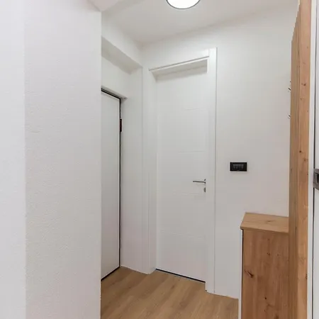 Lelas - Free Parking Lägenhet *