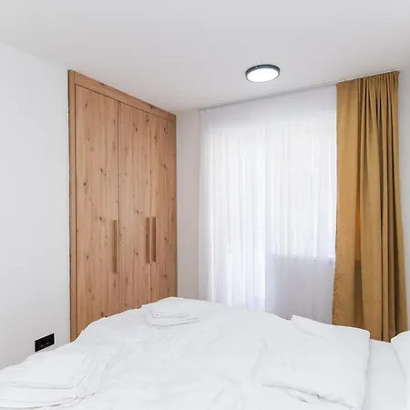 Lelas - Free Parking *